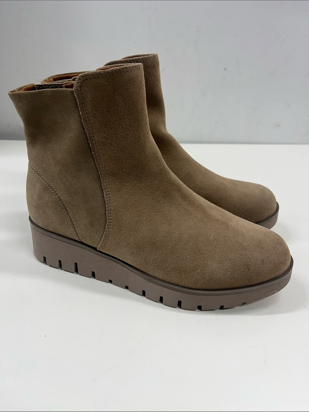 New Rockport Dania Bootie Womens Boot in Brown Suede Size 7.5